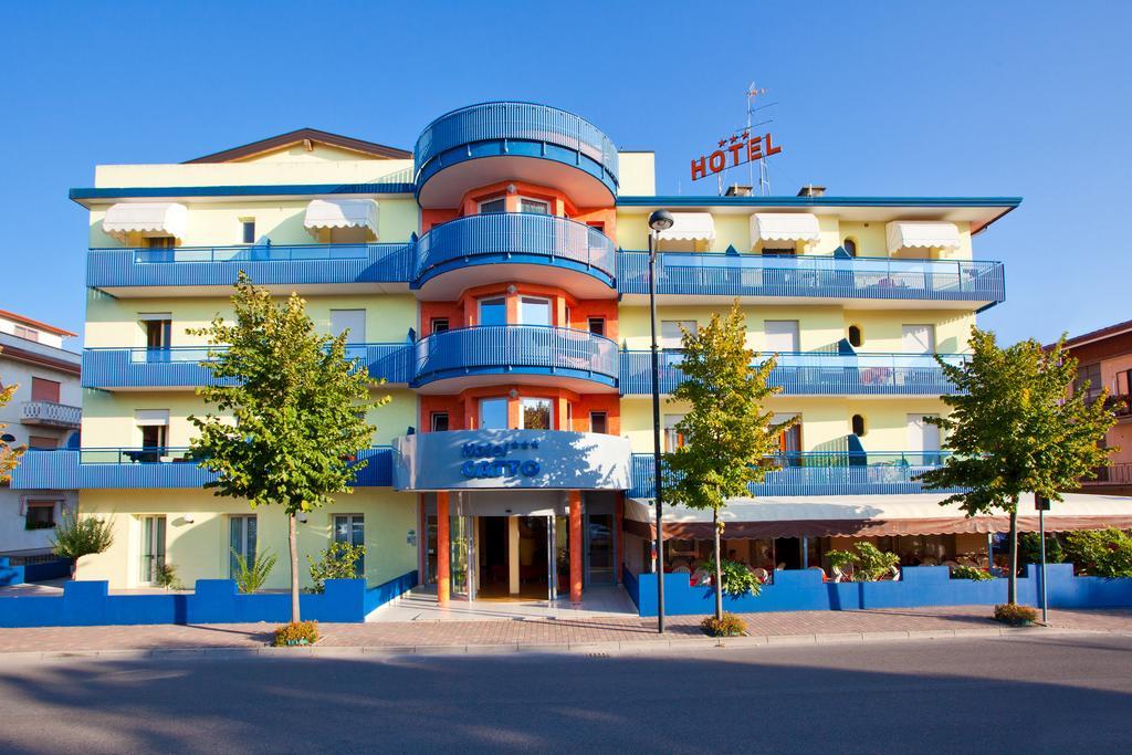 Hotel Catto Suisse Caorle Exterior photo